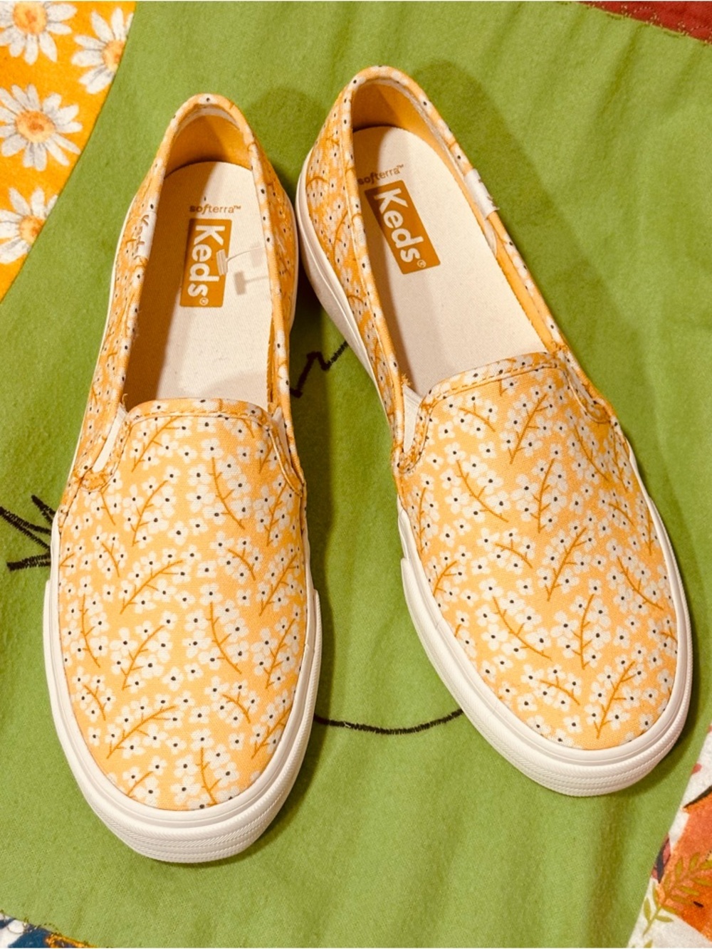 Keds Slip-On Sneakers Size 7 Yellow Floral Canvas Casual Shoes NWOT - Picture 7 of 8